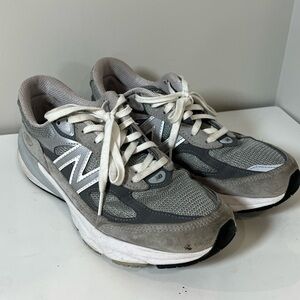 Women’s Size 9.5 New Balance 990 Made in USA Classic Gray and White Sneakers